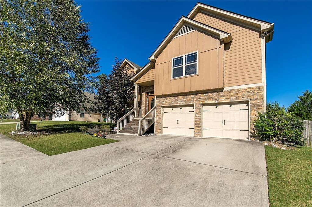 5 bedroom, 3 bathroom, 3,160 sq ft single family residence sold at 303 S FORTUNE Way, Dallas, GA 30157