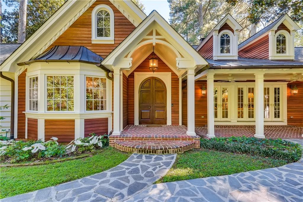 5 bedroom, 4 bathroom, 5,291 sq ft single family residence sold at 714 Peachtree Battle Avenue, Atlanta, GA 30327
