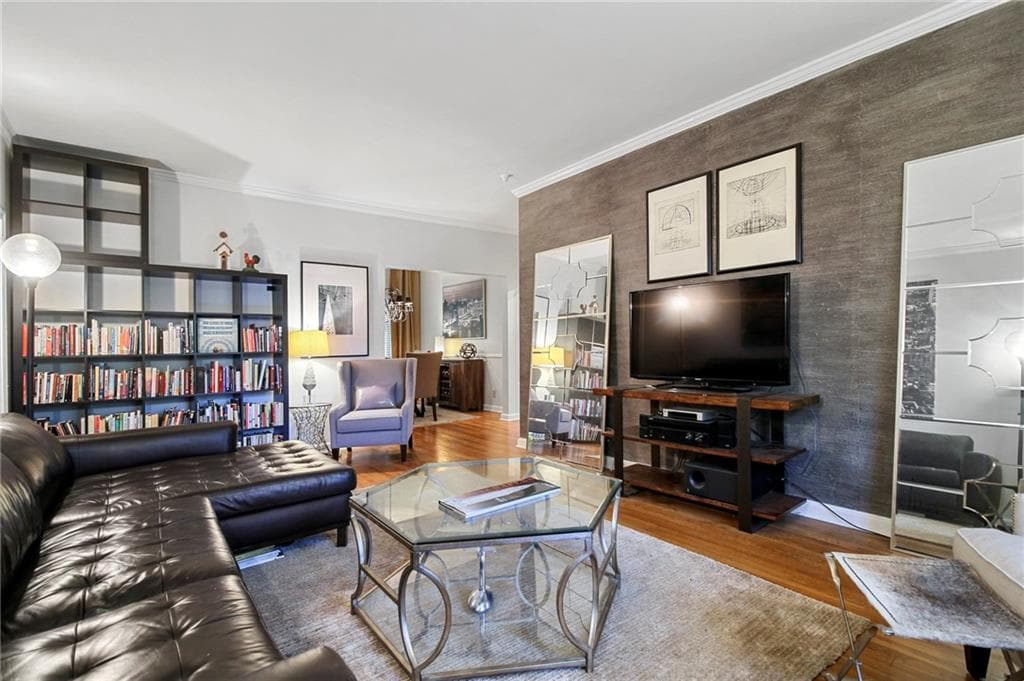 2 bedroom, 2 bathroom, 1,188 sq ft condominium sold at 430 Lindbergh Drive H2, Atlanta, GA 30305
