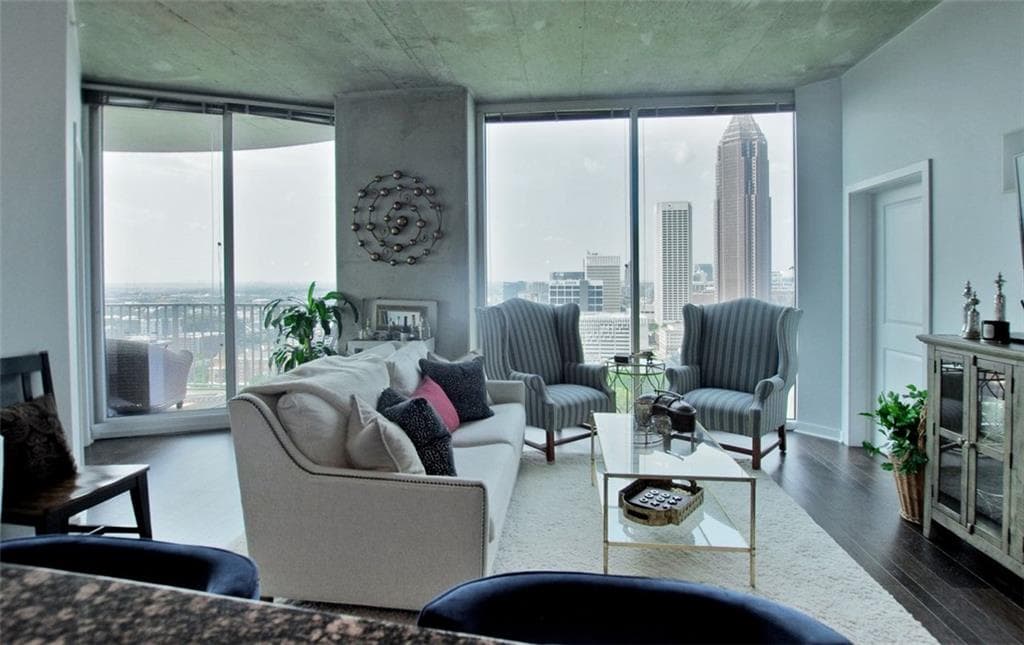 2 bedroom, 2 bathroom, 1,127 sq ft condominium sold at 400 W Peachtree Street 2604, Atlanta, GA 30308