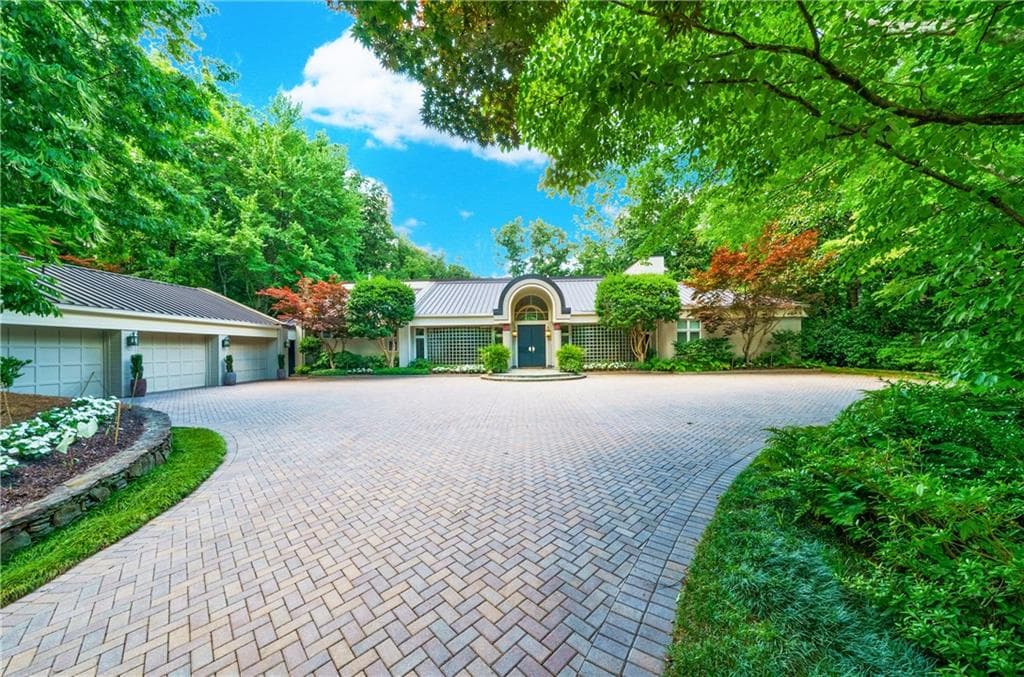 30 Finch Forest Trail, Sandy Springs, GA 30327 — most recent listing photo