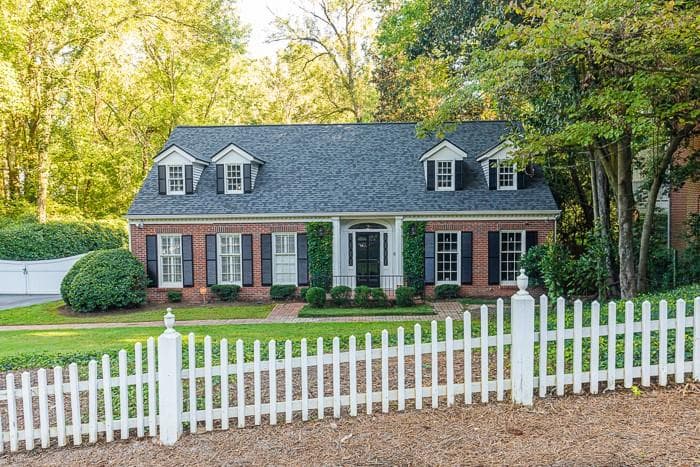 4 bedroom, 3 bathroom, 3,110 sq ft single family residence sold at 565 Manor Ridge Drive, Atlanta, GA 30305