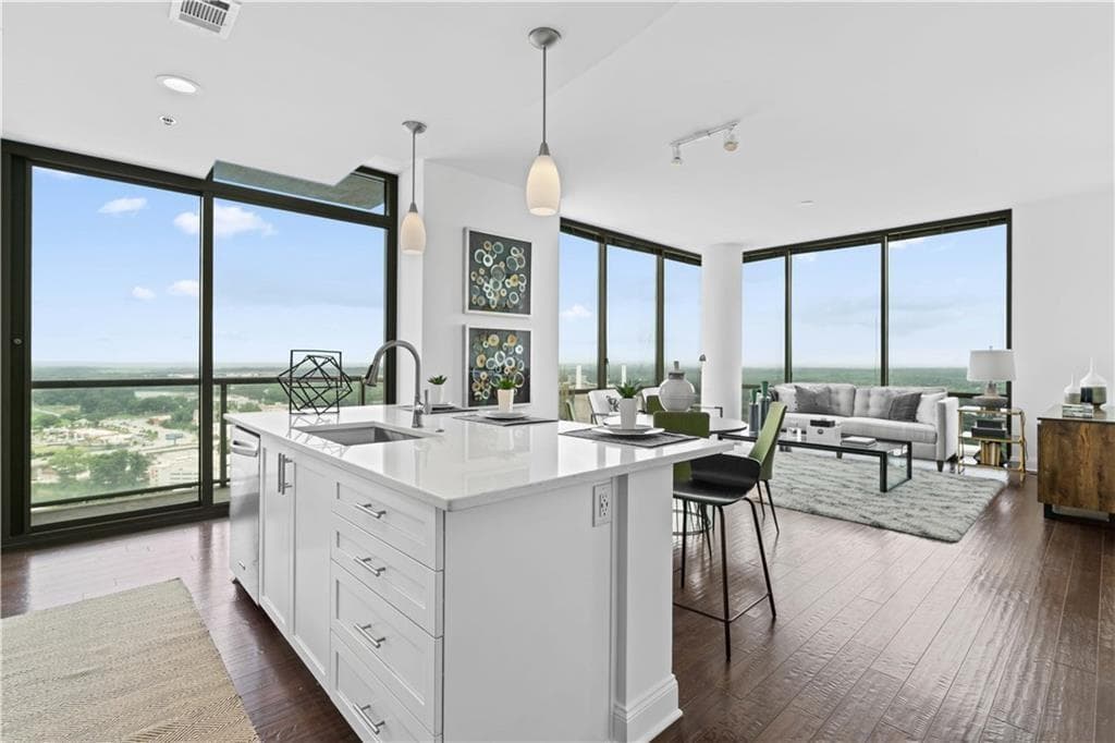 2 bedroom, 3 bathroom, 1,369 sq ft condominium sold at 270 17th Street 3210, Atlanta, GA 30363