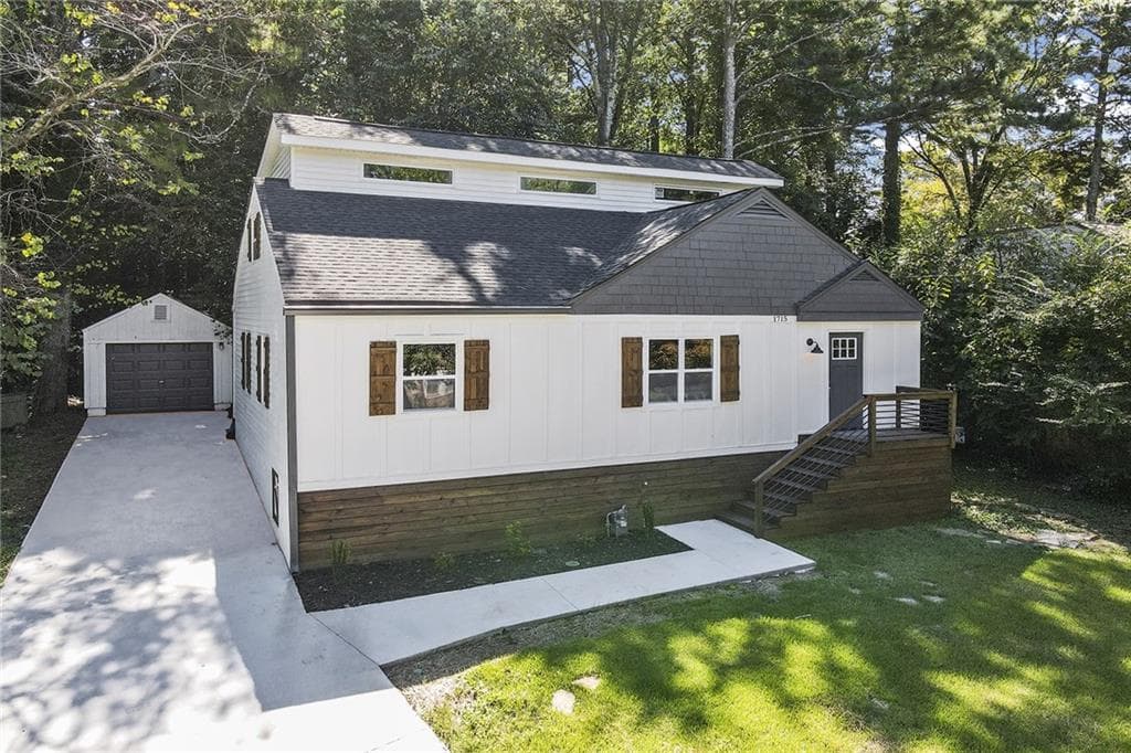 3 bedroom, 2 bathroom, 1,673 sq ft single family residence sold at 1715 Piper Circle, Atlanta, GA 30316