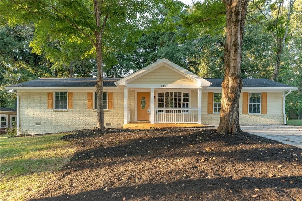 3 bedroom, 3 bathroom, 1,400 sq ft single family residence sold at 185 Wynona Drive, Marietta, GA 30060