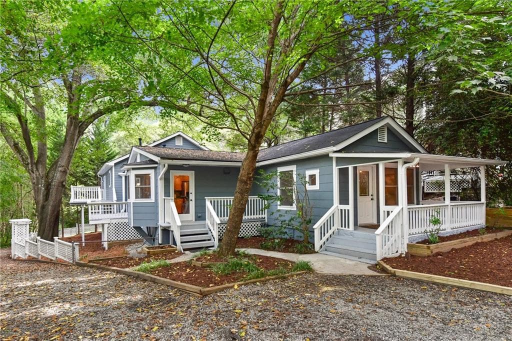 4 bedroom, 4 bathroom, 3,000 sq ft single family residence sold at 1781 Marvin Street, Atlanta, GA 30318
