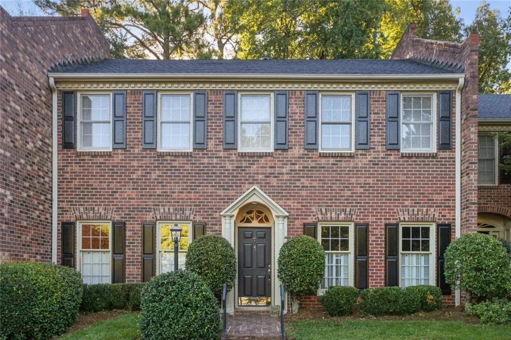 3 bedroom, 3 bathroom, 1,900 sq ft townhouse sold at 4 Howell Mill Plantation 4, Atlanta, GA 30327