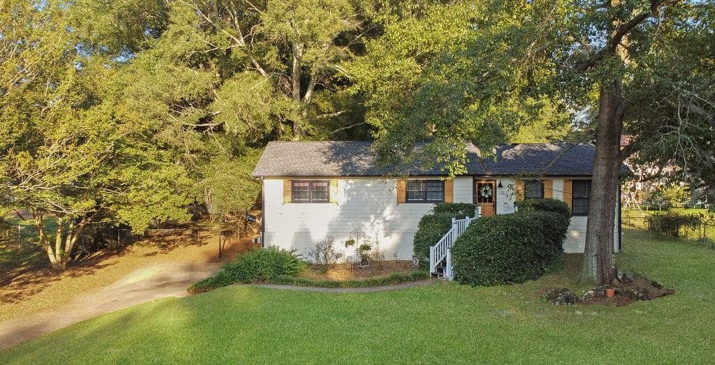 122 N River Drive, Woodstock, GA 30188 — most recent listing photo