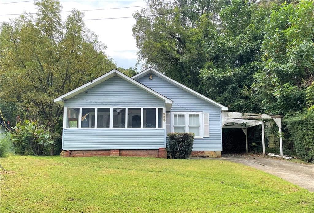 3 bedroom, 1 bathroom, 1,204 sq ft single family residence sold at 959 SIMS Avenue, Atlanta, GA 30318