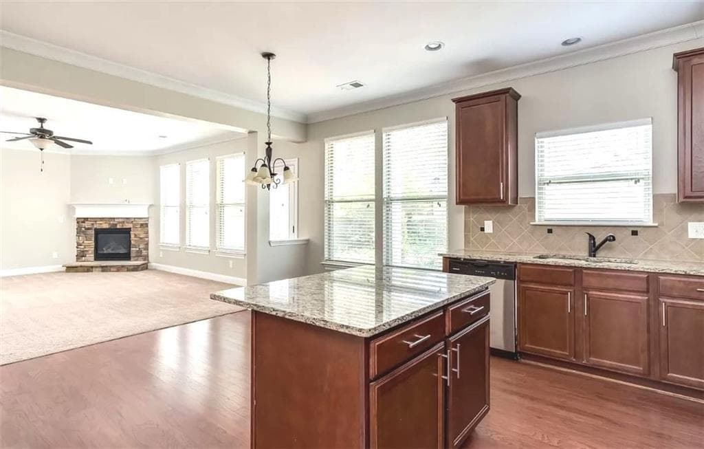 5 bedroom, 3 bathroom, 3,516 sq ft single family residence under contract at 5550 Rialto Way, Cumming, GA 30040 — photo 9