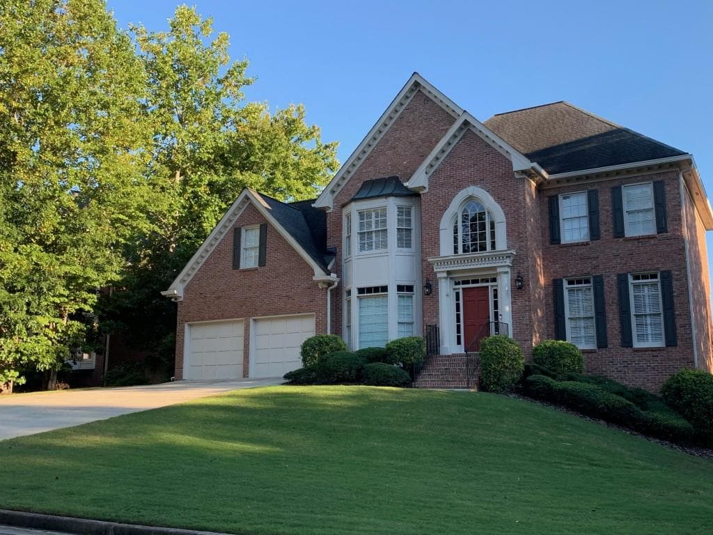 6 bedroom, 5 bathroom, 5,456 sq ft single family residence sold at 10795 Carrara Cove, Alpharetta, GA 30022