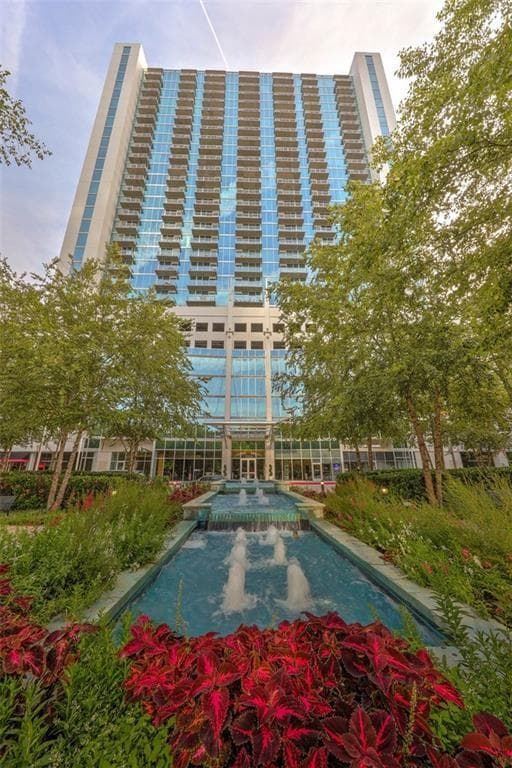 1 bedroom, 1 bathroom, 764 sq ft condominium sold at 3324 Peachtree Road 2110, Atlanta, GA 30326
