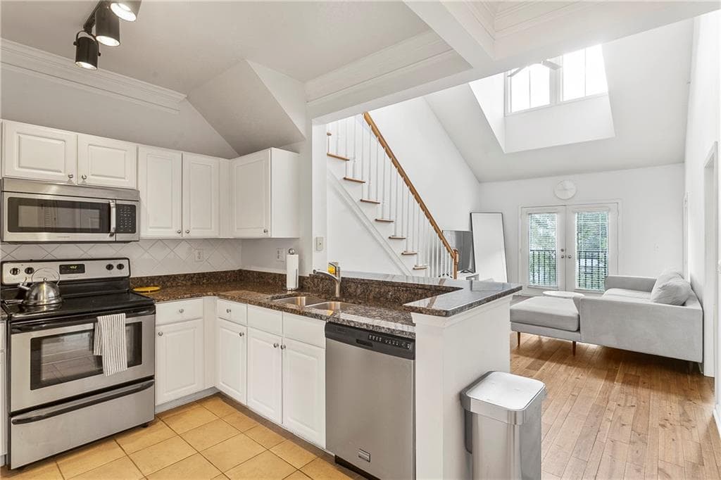 1 bedroom, 1 bathroom, 983 sq ft condominium sold at 1850 Cotillion Drive 1420, Atlanta, GA 30338