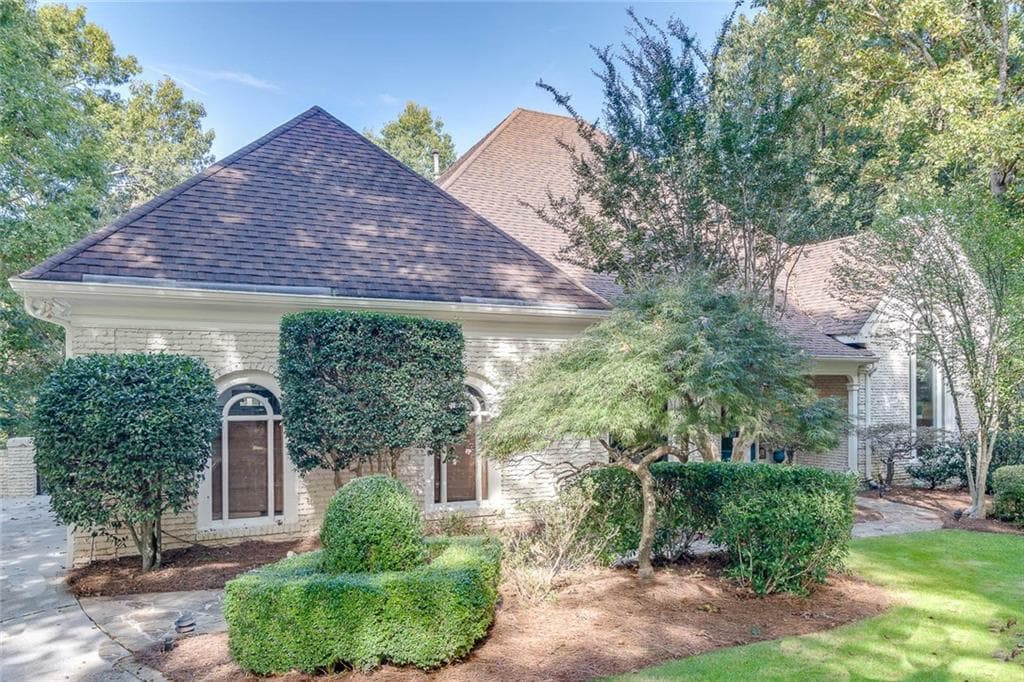8720 River Bluff Lane, Roswell, GA 30076 — most recent listing photo