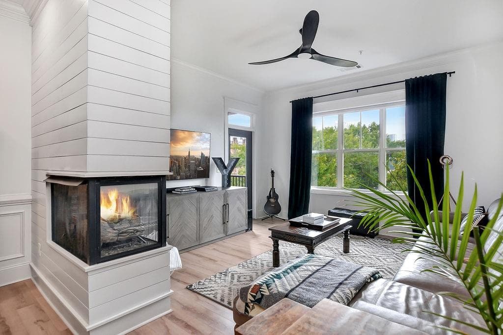 625 Piedmont Avenue 4003, Atlanta, GA 30308 — most recent listing photo