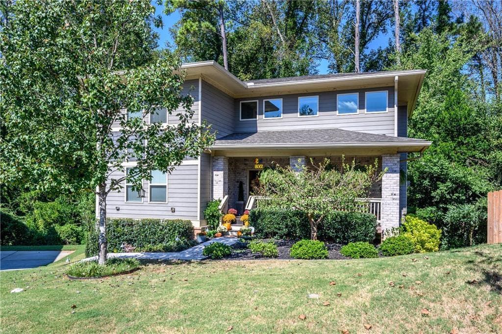 5 bedroom, 4 bathroom, 2,915 sq ft single family residence sold at 1306 Lochland Court, Atlanta, GA 30316