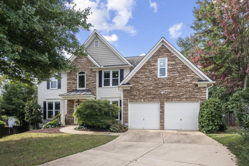 4 bedroom, 3 bathroom, 2,932 sq ft single family residence sold at 10010 Carrington Lane, Alpharetta, GA 30022