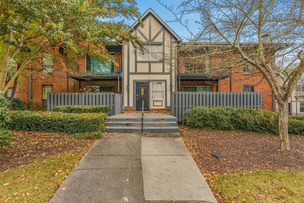 1 bedroom, 1 bathroom, 797 sq ft condominium sold at 6851 Roswell Road #O9, Atlanta, GA 30328