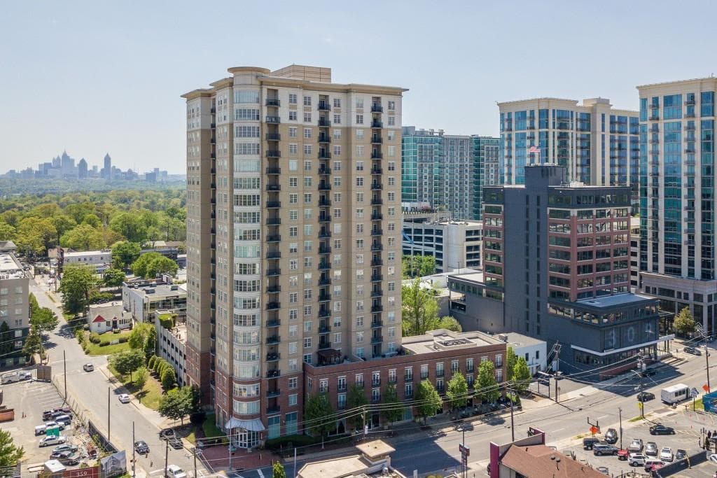2 bedroom, 2 bathroom, 1,417 sq ft condominium sold at 325 East Paces Ferry Road 408, Atlanta, GA 30305