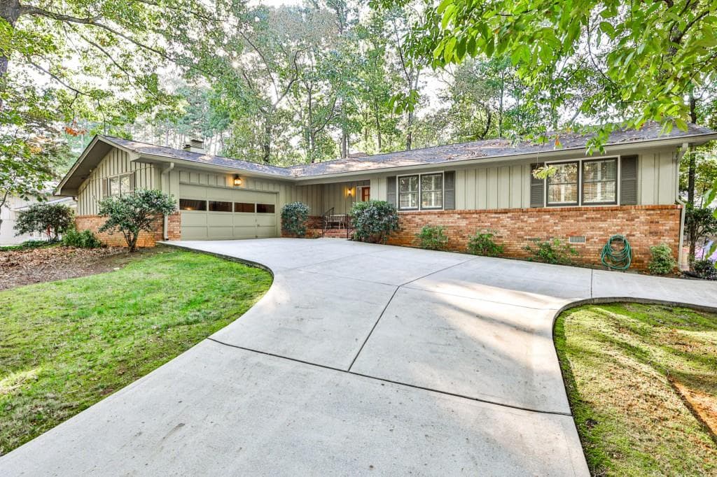2311 Riverglenn Circle, Dunwoody, GA 30338 — most recent listing photo