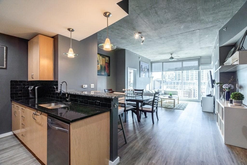 2 bedroom, 2 bathroom, 1,211 sq ft condominium sold at 860 Peachtree Street 1114, Atlanta, GA 30308