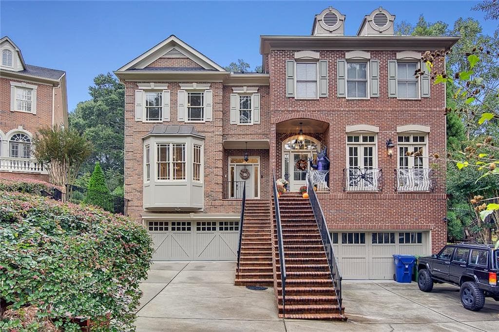 3 bedroom, 4 bathroom, 2,760 sq ft townhouse sold at 614 Timm Valley Road A, Atlanta, GA 30305