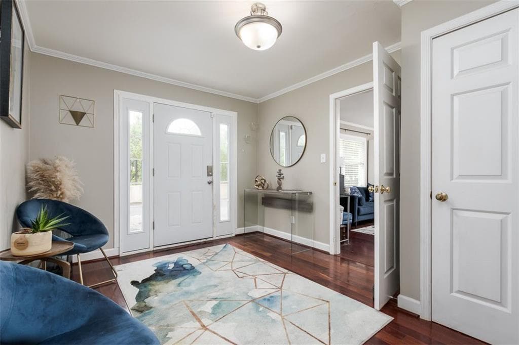 2 bedroom, 2 bathroom, 1,248 sq ft townhouse sold at 75 E WESLEY Road 2, Atlanta, GA 30305