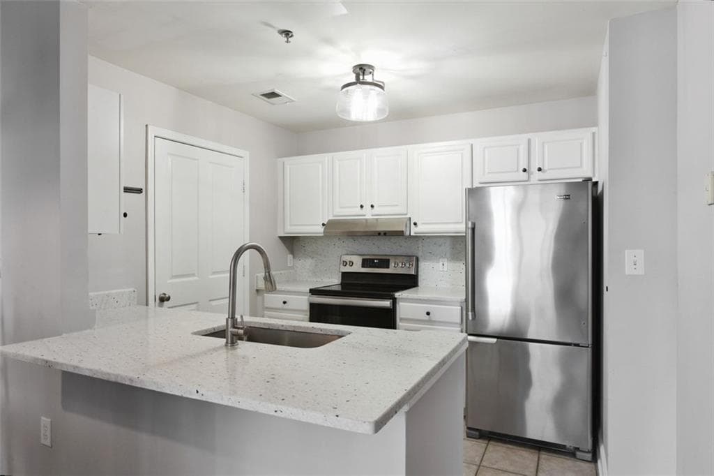 2 bedroom, 2 bathroom, 1,158 sq ft condominium sold at 1101 Juniper Street 1521, Atlanta, GA 30309