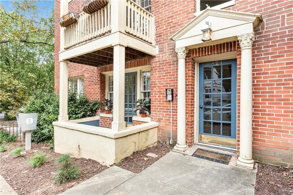 1 bedroom, 1 bathroom, 820 sq ft condominium sold at 821 FREDERICA Street 5, Atlanta, GA 30306