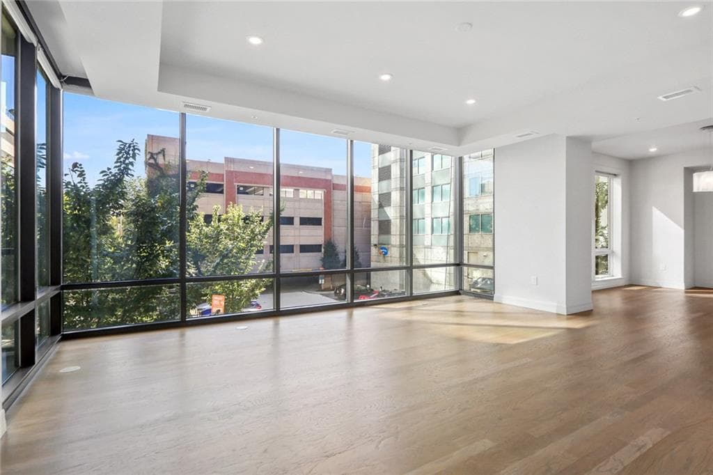 3 bedroom, 3 bathroom, 2,092 sq ft condominium sold at 867 Peachtree Street 203, Atlanta, GA 30308