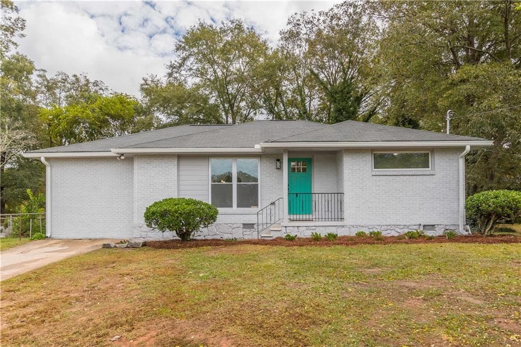 3 bedroom, 2 bathroom, 1,421 sq ft single family residence sold at 2738 SE Gresham Road, Atlanta, GA 30316