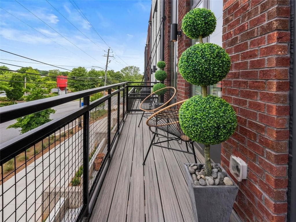 3 bedroom, 4 bathroom, 2,251 sq ft townhouse sold at 1281 Chelsea Circle 75, Atlanta, GA 30318