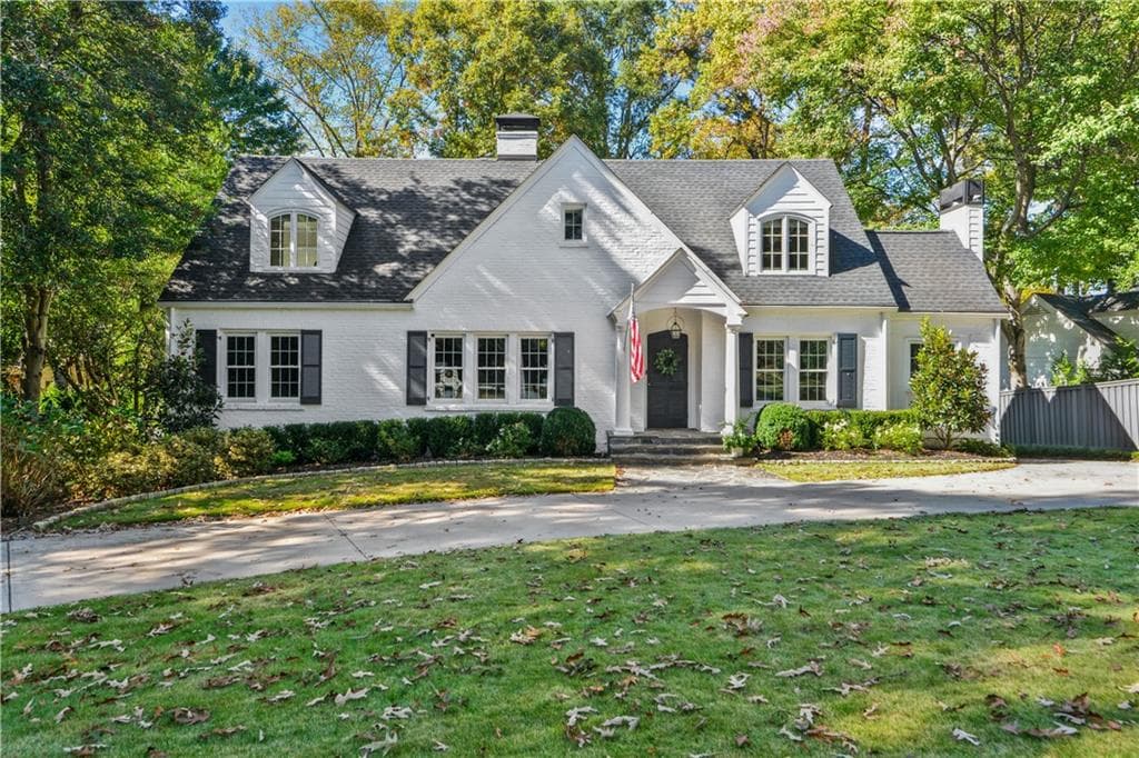 5 bedroom, 4 bathroom, 4,012 sq ft single family residence sold at 3590 Ivy Road, Atlanta, GA 30342