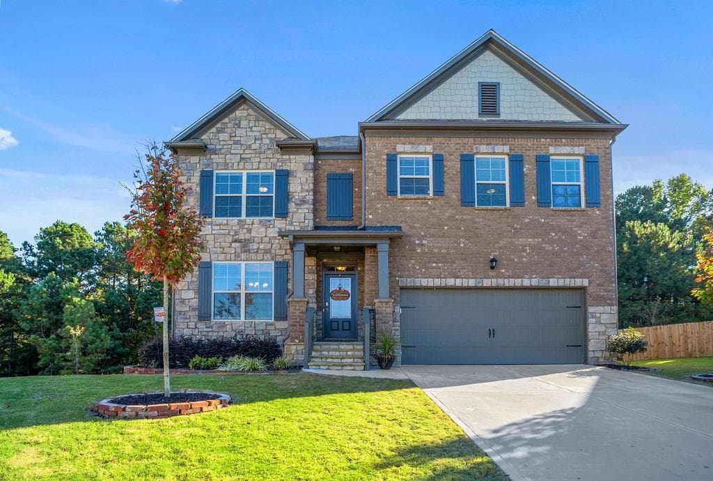5 bedroom, 3 bathroom, 2,580 sq ft single family residence sold at 2025 Sorrento Court, Buford, GA 30519