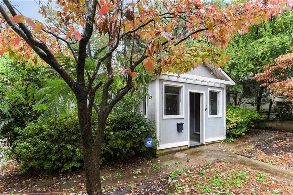 4 bedroom, 2 bathroom, 1,188 sq ft single family residence sold at 1118 Mecaslin Street, Atlanta, GA 30318