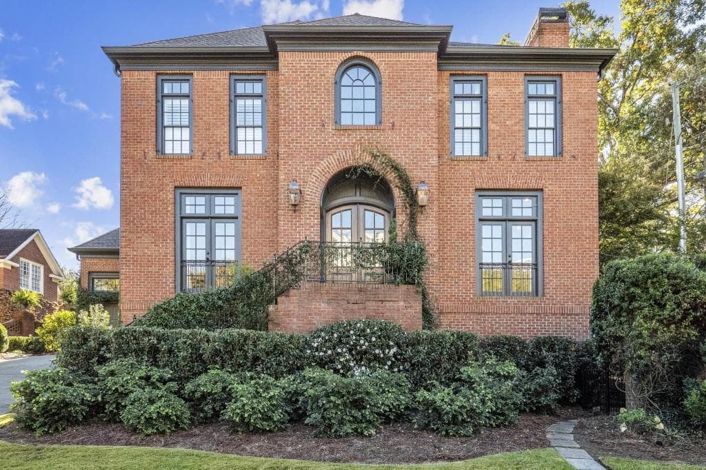 4 bedroom, 6 bathroom, 6,310 sq ft single family residence sold at 3014 Loridan Way, Atlanta, GA 30339