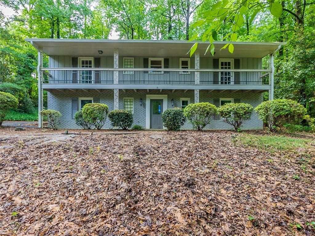 4 bedroom, 3 bathroom, 2,497 sq ft single family residence sold at 1545 Old Spring House Lane, Atlanta, GA 30338