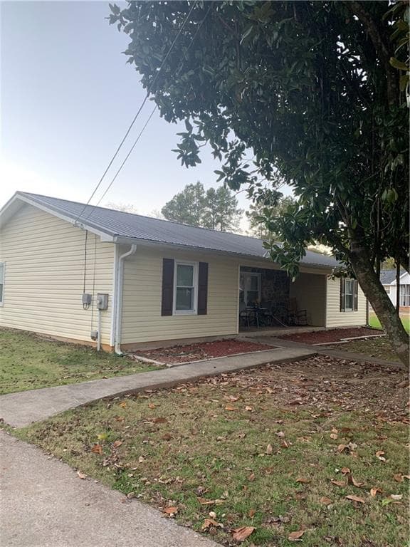3 bedroom, 2 bathroom single family residence sold at 5558 Fosters Mill Road, Cave Spring, GA 30124