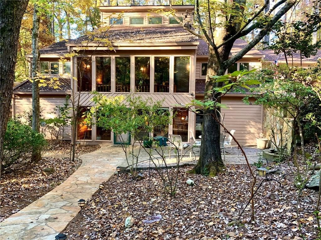 115 Lake Top Court, Roswell, GA 30076 — most recent listing photo