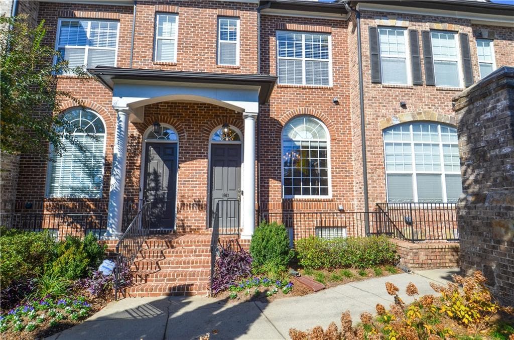 3 bedroom, 4 bathroom, 2,305 sq ft townhouse sold at 1603 Rivers Edge Trail, Brookhaven, GA 30324