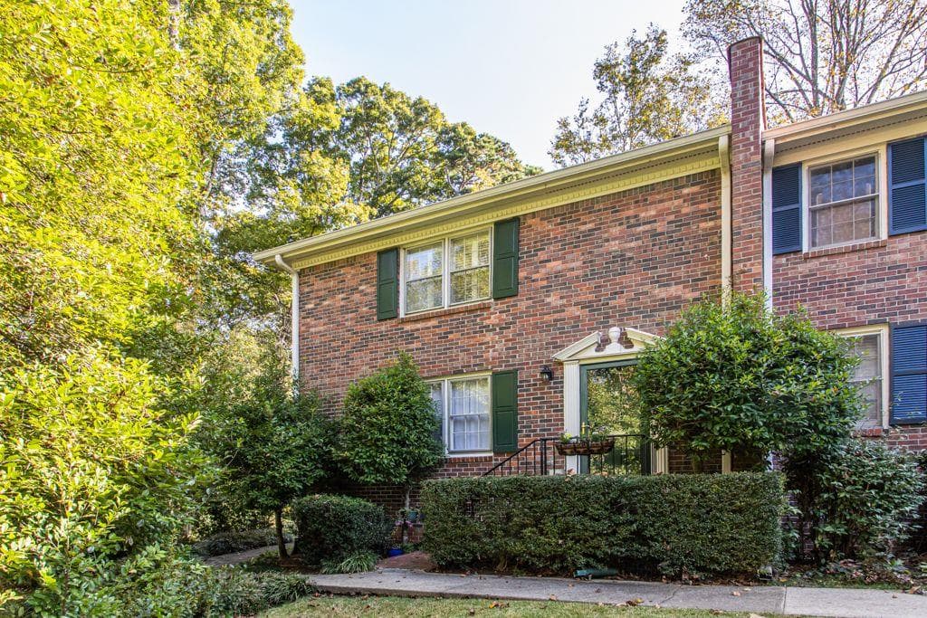 3 bedroom, 3 bathroom, 1,958 sq ft townhouse sold at 1105 CLAIREMONT Avenue K, Decatur, GA 30030