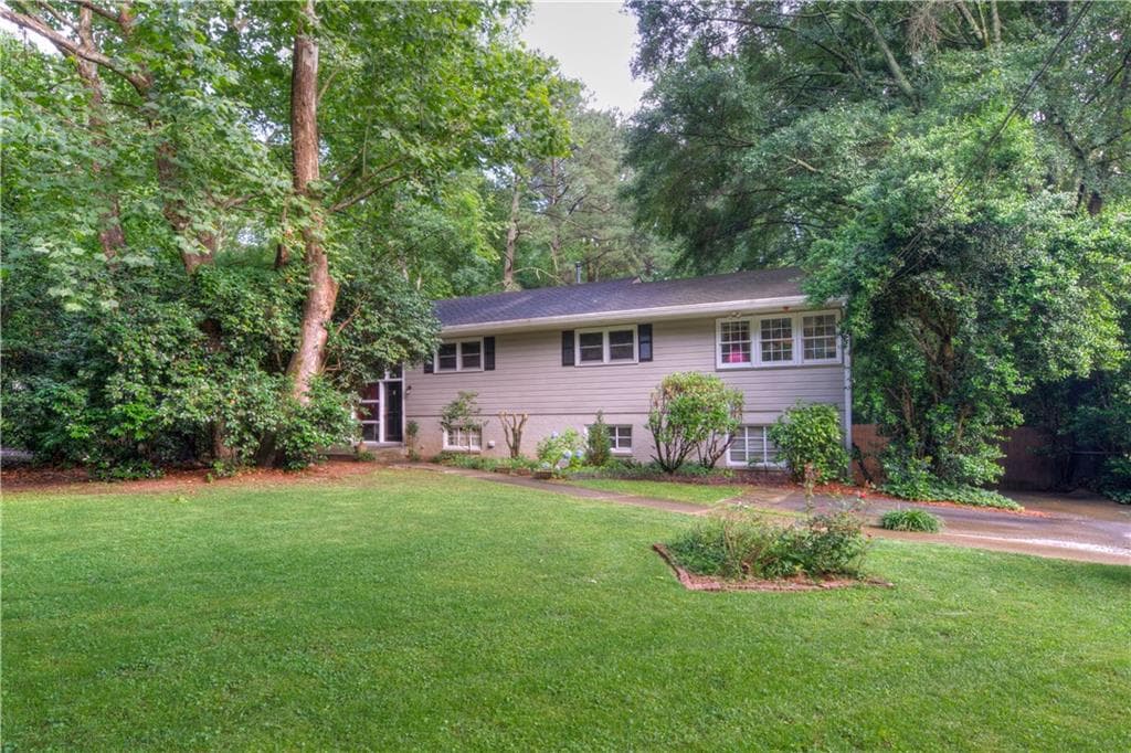 3 bedroom, 2 bathroom, 2,938 sq ft single family residence sold at 17 Interlochen Drive, Atlanta, GA 30342