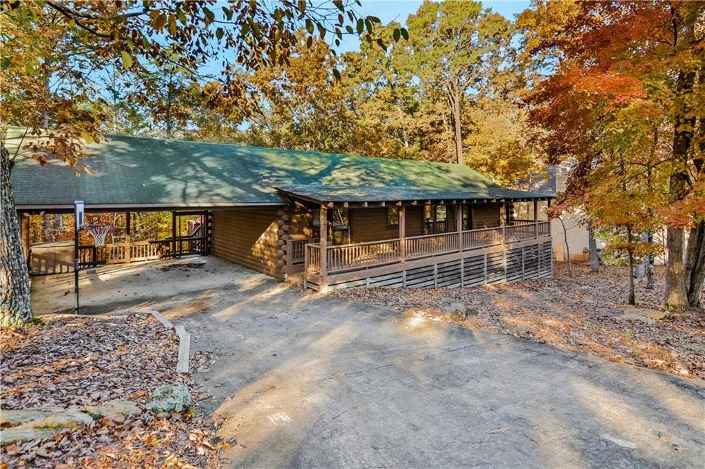 5 bedroom, 3 bathroom, 2,808 sq ft single family residence sold at 282 Morse Elm Loop, Waleska, GA 30183