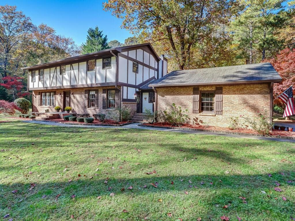 135 N Mill Road, Atlanta, GA 30328 — most recent listing photo