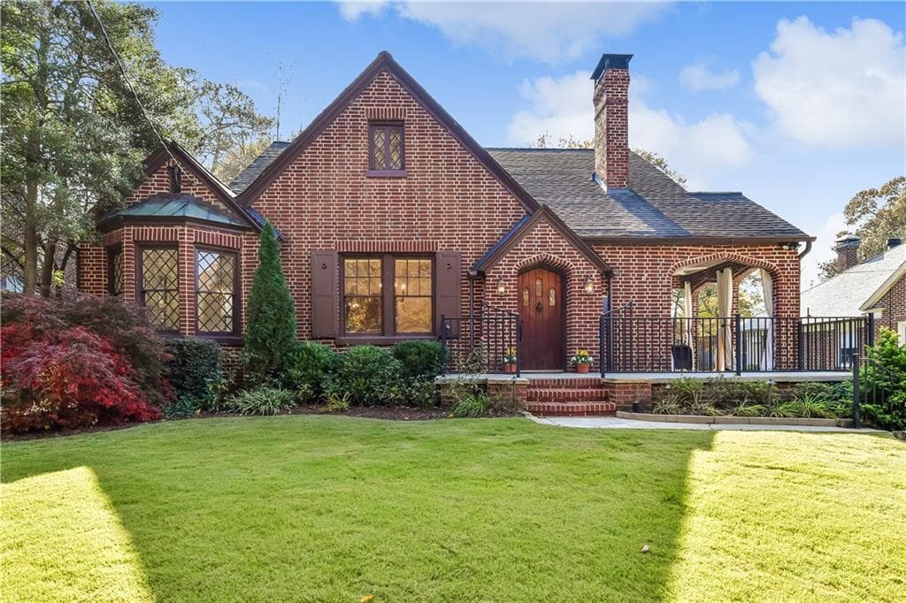 4 bedroom, 3 bathroom, 2,563 sq ft single family residence sold at 665 E Morningside Drive, Atlanta, GA 30324