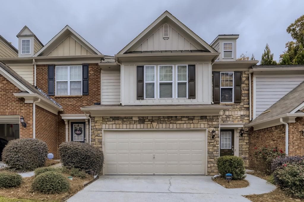 3 bedroom, 3 bathroom, 1,952 sq ft townhouse sold at 5800 Oakdale Road 120, Mableton, GA 30126