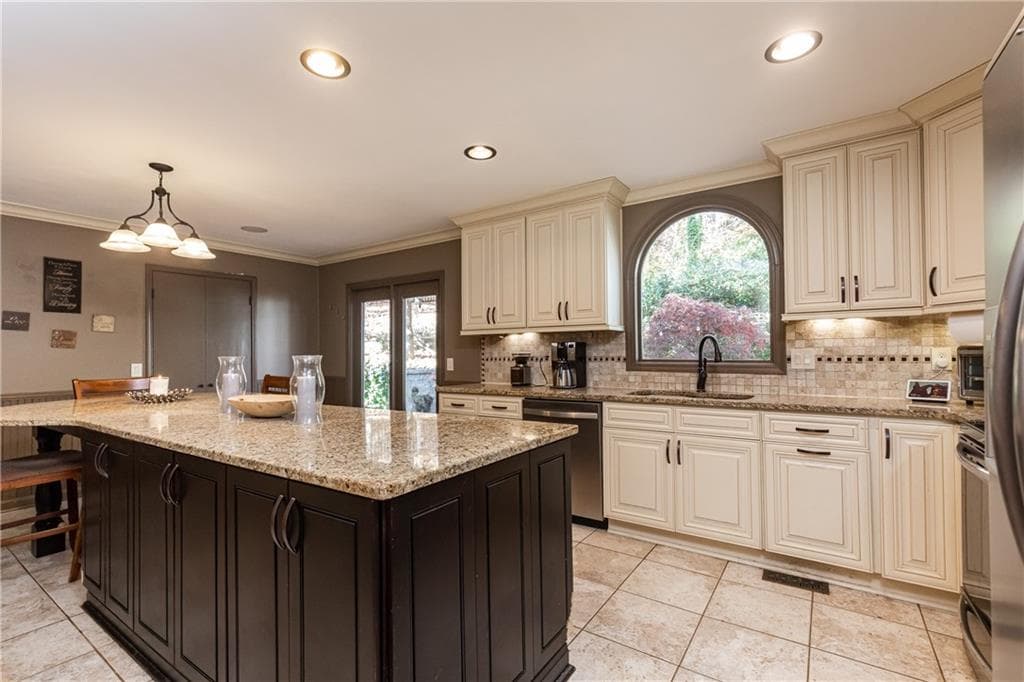 1313 Lake Ridge, Marietta, GA 30068 — most recent listing photo