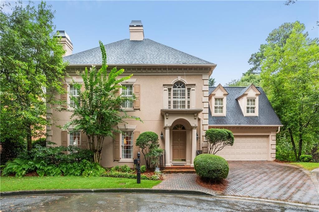3 bedroom, 3 bathroom, 2,486 sq ft single family residence sold at 1099 Sheridan Park, Atlanta, GA 30324
