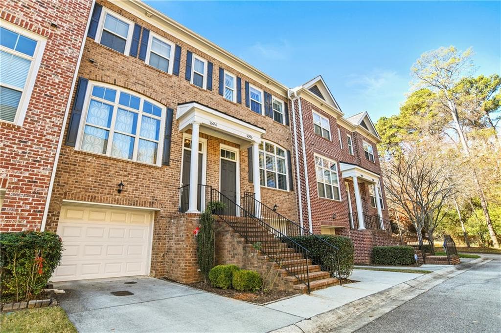3 bedroom, 4 bathroom, 2,016 sq ft condominium sold at 1694 MOSAIC Way, Smyrna, GA 30080