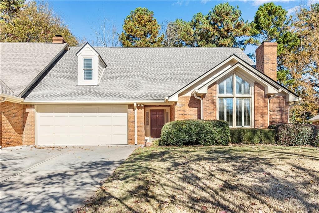 3 bedroom, 2 bathroom, 2,065 sq ft townhouse sold at 155 Brickleberry Drive, Roswell, GA 30075
